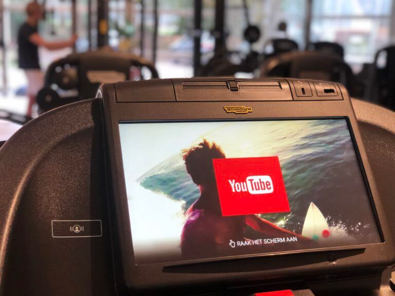 Een foto van één van onze Technogym cardio apparaten.