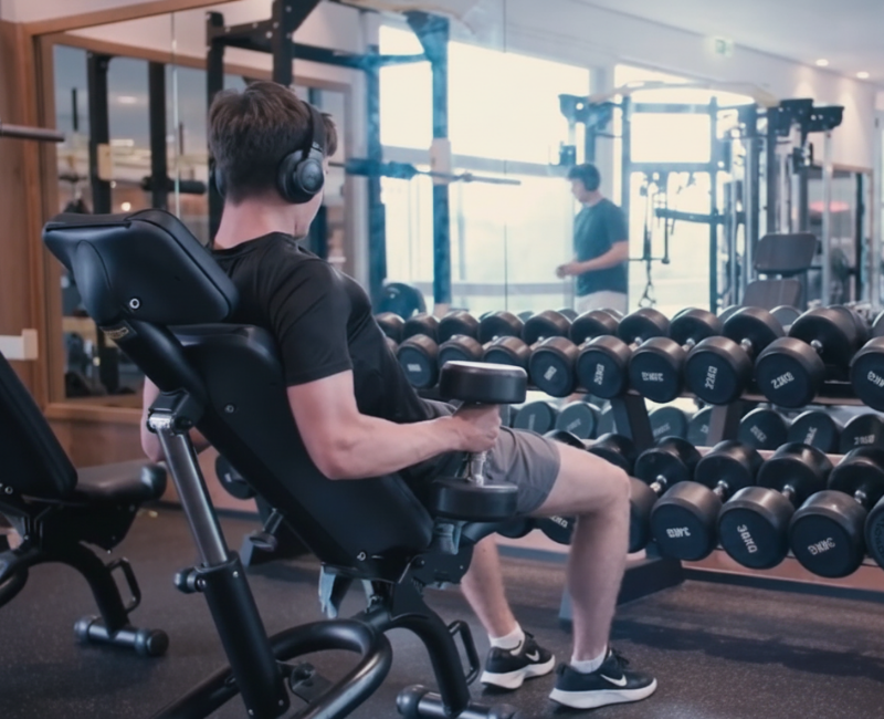 sporten en fysiek sterker, effectief afvallen in een luxe fitness club